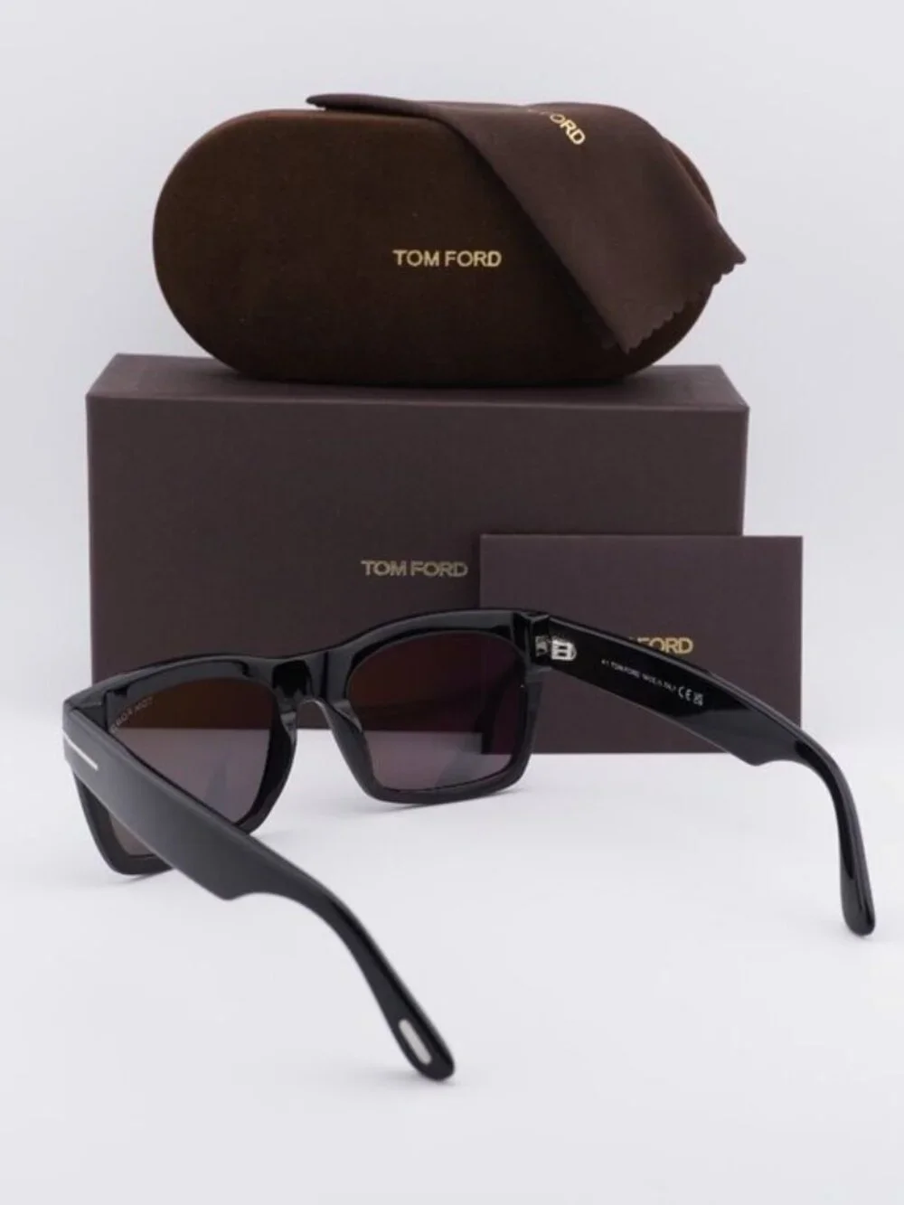 Tom Ford model ft1062